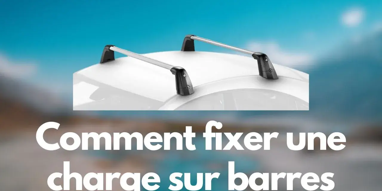 Barres de toit installées sur un véhicule. Apprenez comment sangler sur barre de toit pour transporter vos affaires en toute sécurité.
