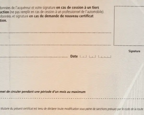 Formulaire pour la cession d'un véhicule. Indiquez les informations pour la vente d'une voiture pour pièces.