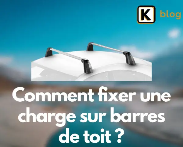 Barres de toit installées sur un véhicule. Apprenez comment sangler sur barre de toit pour transporter vos affaires en toute sécurité.