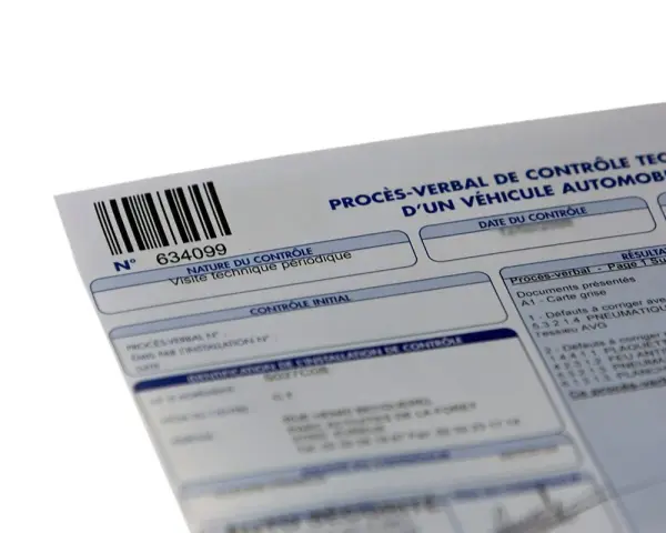 Procès-verbal de contrôle technique d'un véhicule. Ce document, qui pourrait être un faux contrôle technique, liste les défauts à corriger.